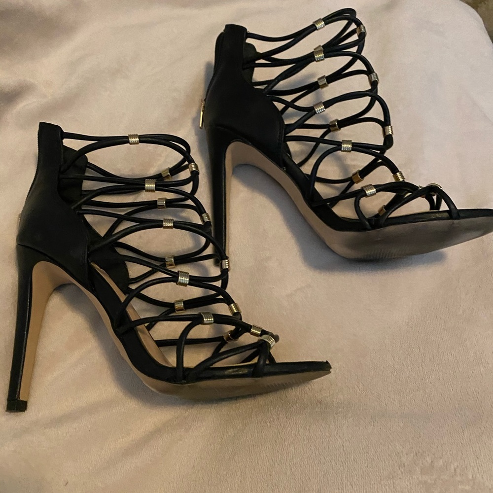 Aldo 4 in. black and Gold Heels!